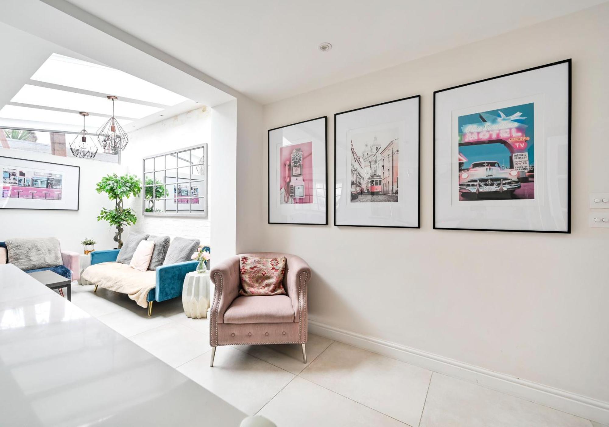 Chelsea Townhouse With Roof Terrace & Parking Londra