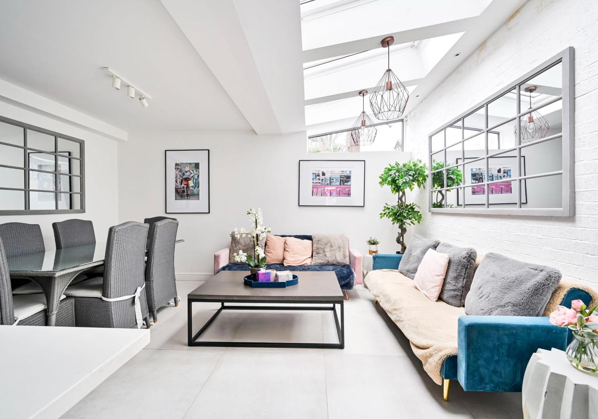 Chelsea Townhouse With Roof Terrace & Parking Appartamento