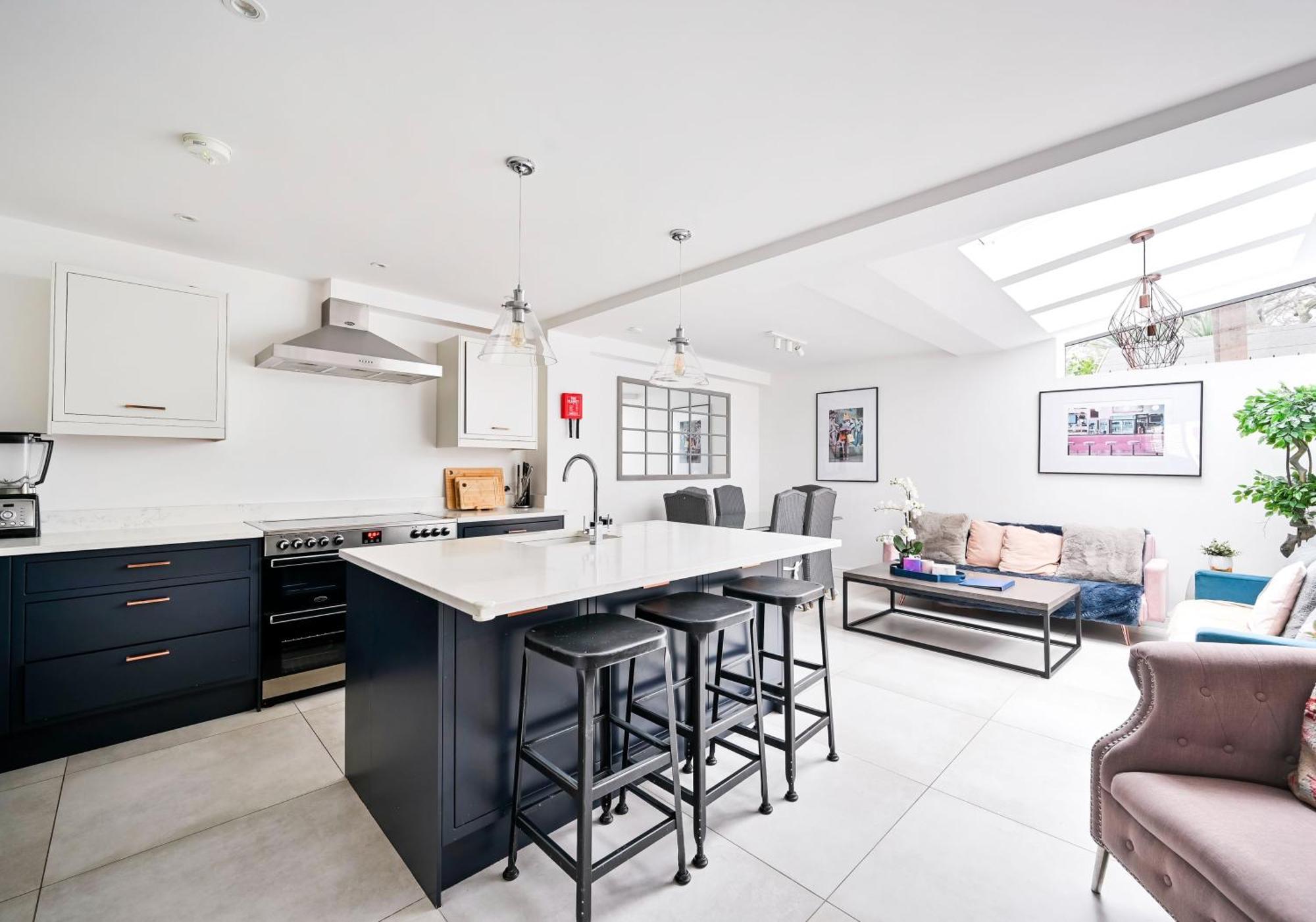 Chelsea Townhouse With Roof Terrace & Parking Appartamento Londra