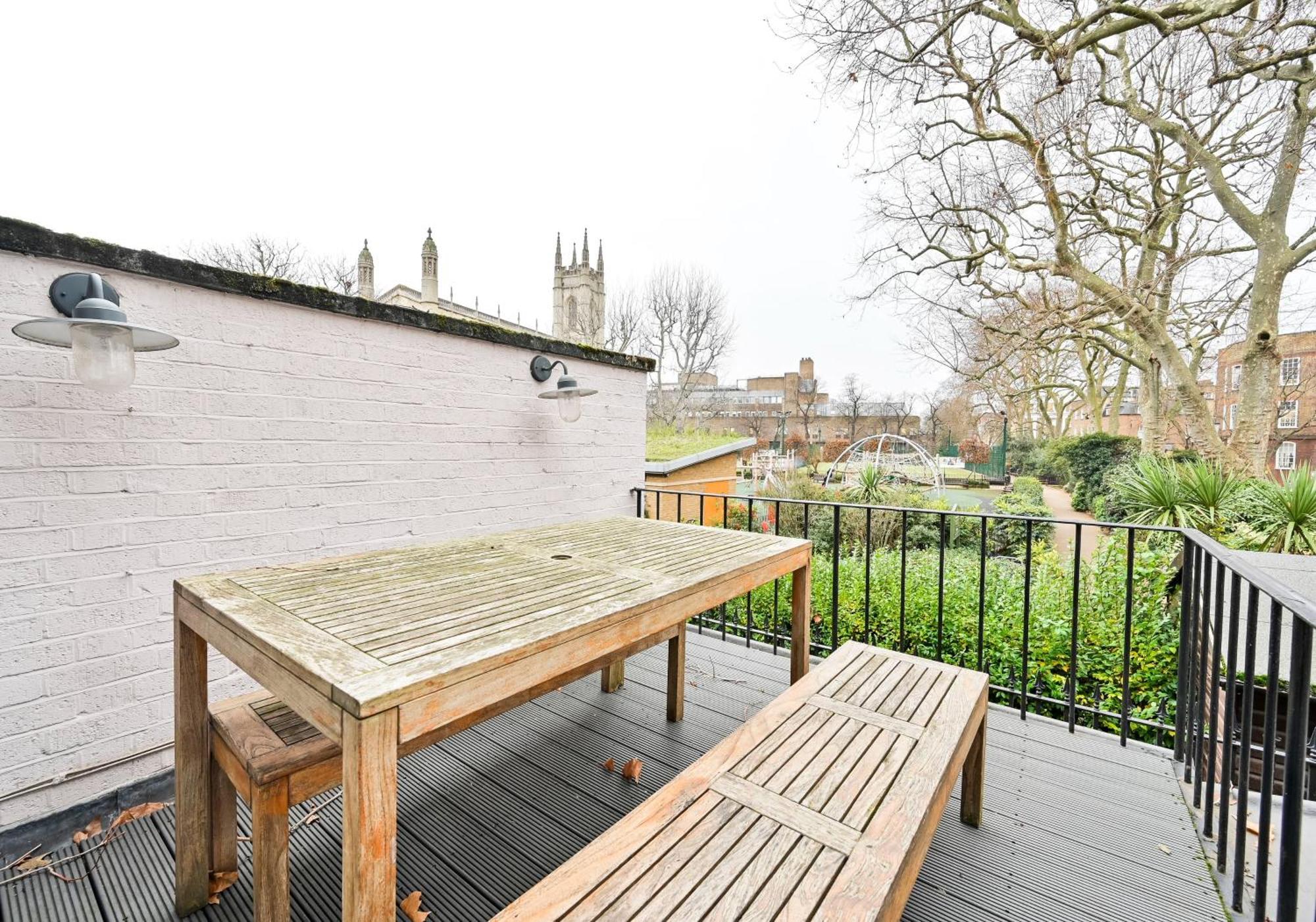 Appartamento Chelsea Townhouse With Roof Terrace & Parking Londra